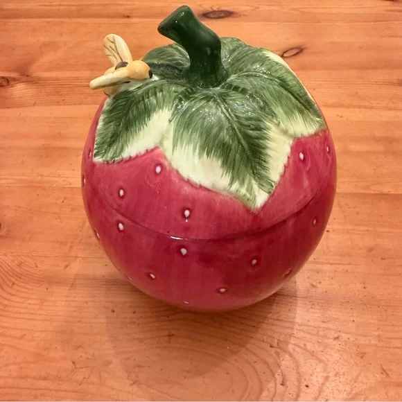 Vintage Kate Williams Global Design Connections Ceramic Strawberry Jar with Bee - Picture 2 of 8